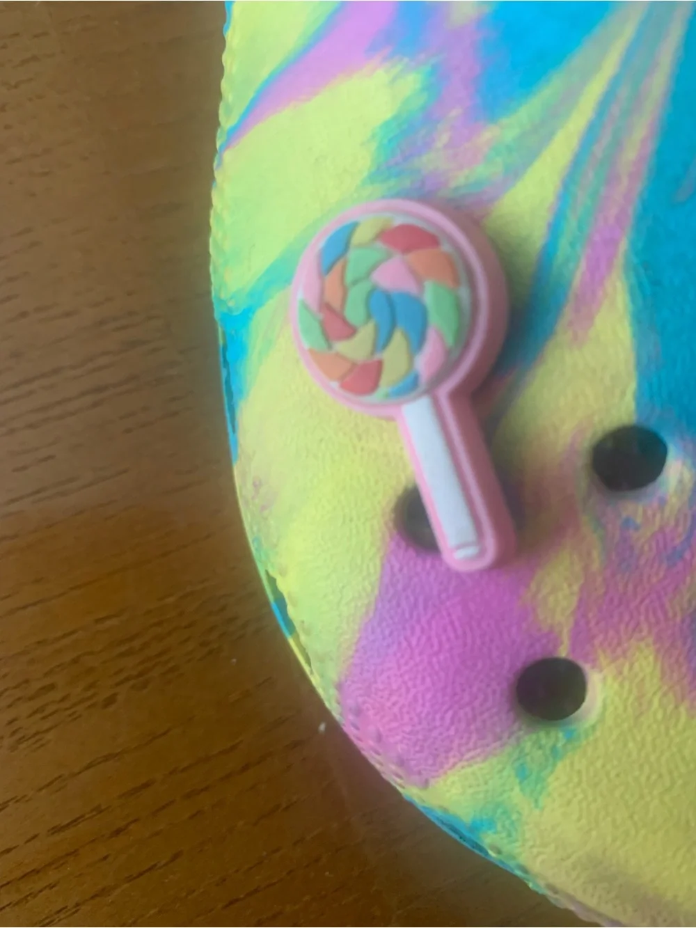 CROCS colorful tie